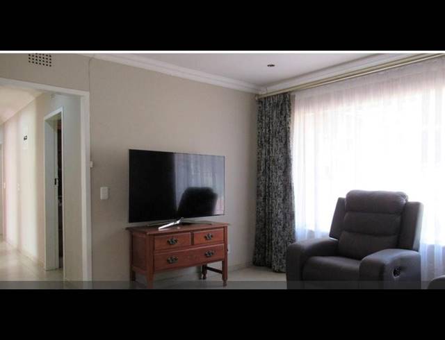3 BEDROOM HOUSE FOR SALE IN LENASIA SOUTH